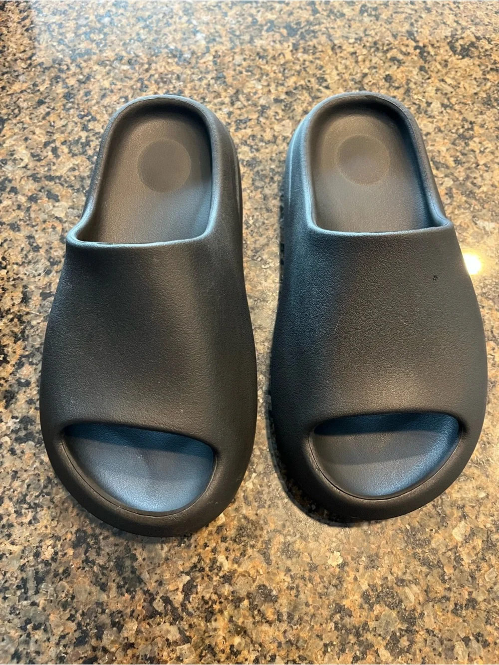 Yeezy slides size 8 Onyx. EUC Slip-On Foam Slide Sandals